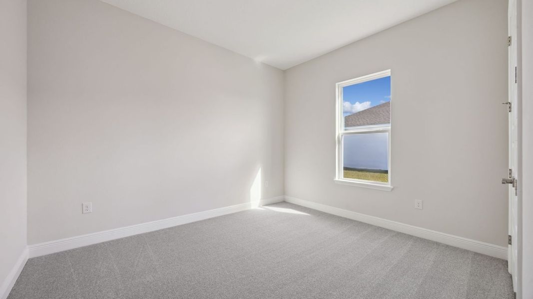 Representative unfurnished interior of a home built from the Everett by D.R. Horton in Buena Lago, St. Cloud (Image 27).