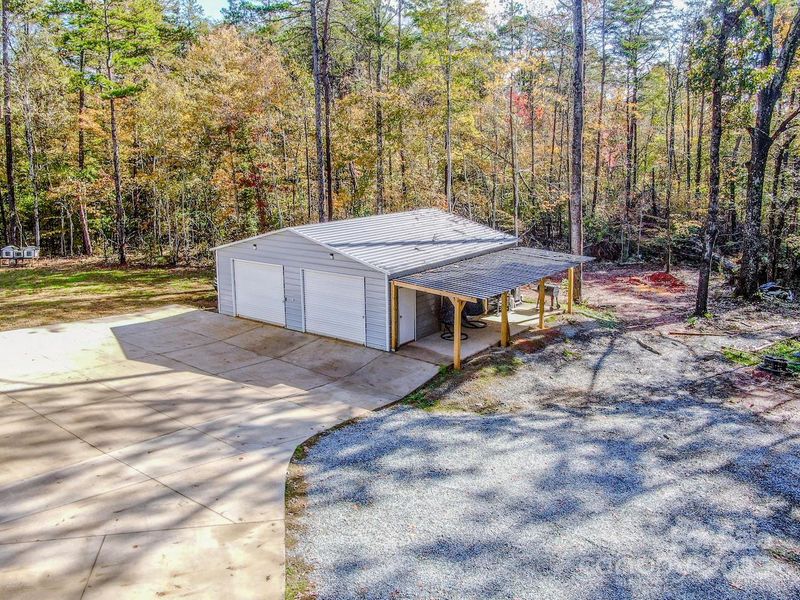 Exterior details and patio area of a home in , Gastonia (Image 2).