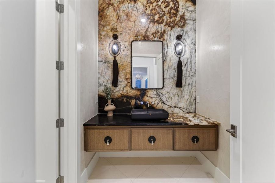 Furnished interior view inside a new home in , Dallas (Image 8).