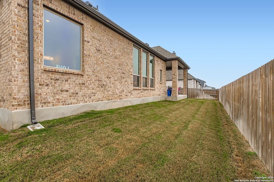 Exterior details and patio area of a home in Mesa Western, Cibolo (Image 4).