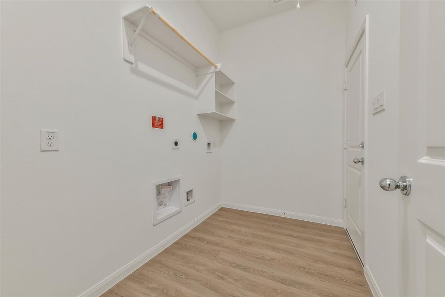 Spacious, unfurnished interior of a new home in King Oaks Village, Baytown (Image 27).