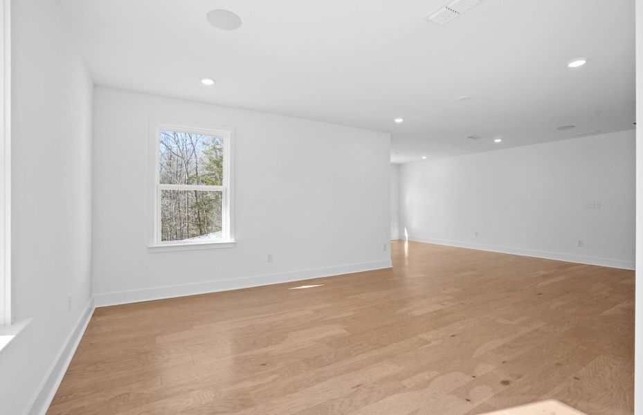 Representative unfurnished interior of a home built from the Mystique by Pulte Homes in Forest Creek, Waxhaw (Image 27).