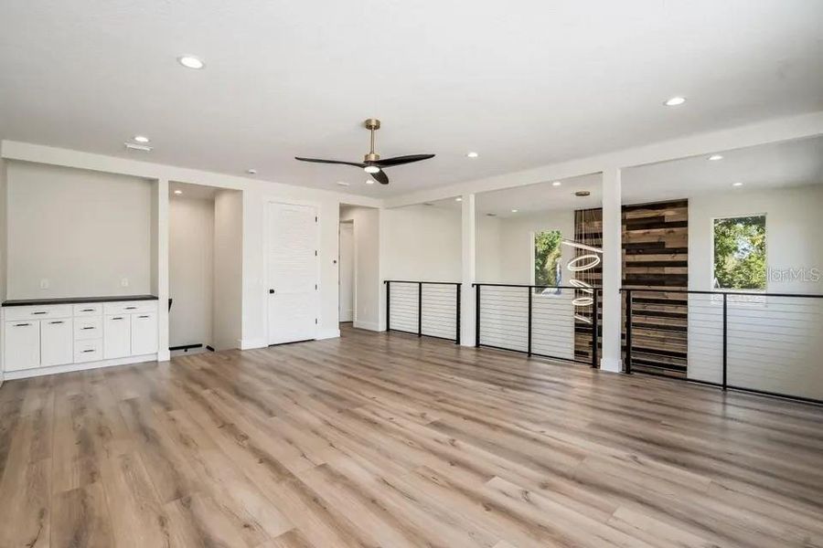 Spacious, unfurnished interior of a new home in , Sarasota (Image 78).