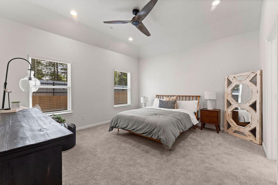 Furnished interior view inside a new home in Lexington Heights 50', Willis (Image 10).