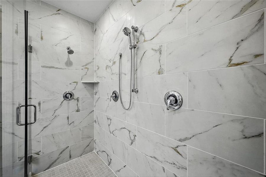 509RedBarnDrCAMBC015 509RedBarnDrCAMBC015