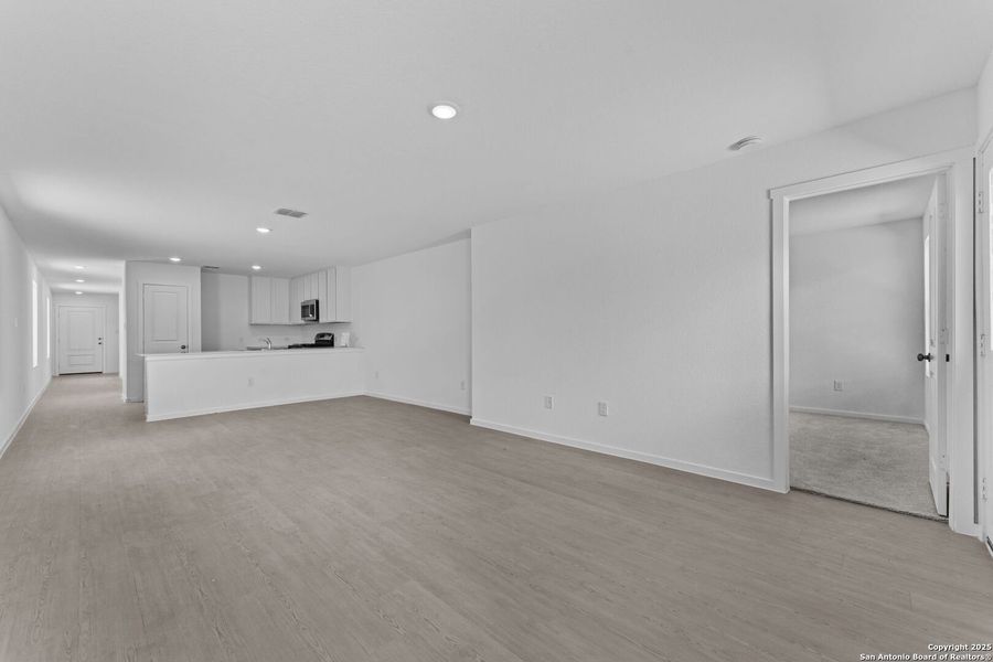 Spacious, unfurnished interior of a new home in Torian Village: Belmar Collection, San Antonio (Image 19).