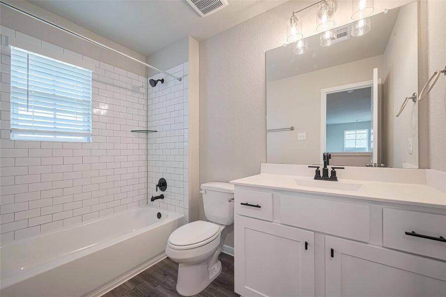 Furnished interior view inside a new home in La Segarra, Brookshire (Image 11).