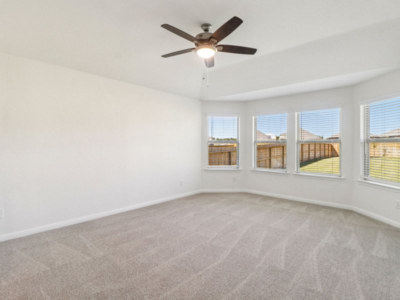 Spacious, unfurnished interior of a new home in Sagebrooke - Classic Series, San Antonio (Image 17).