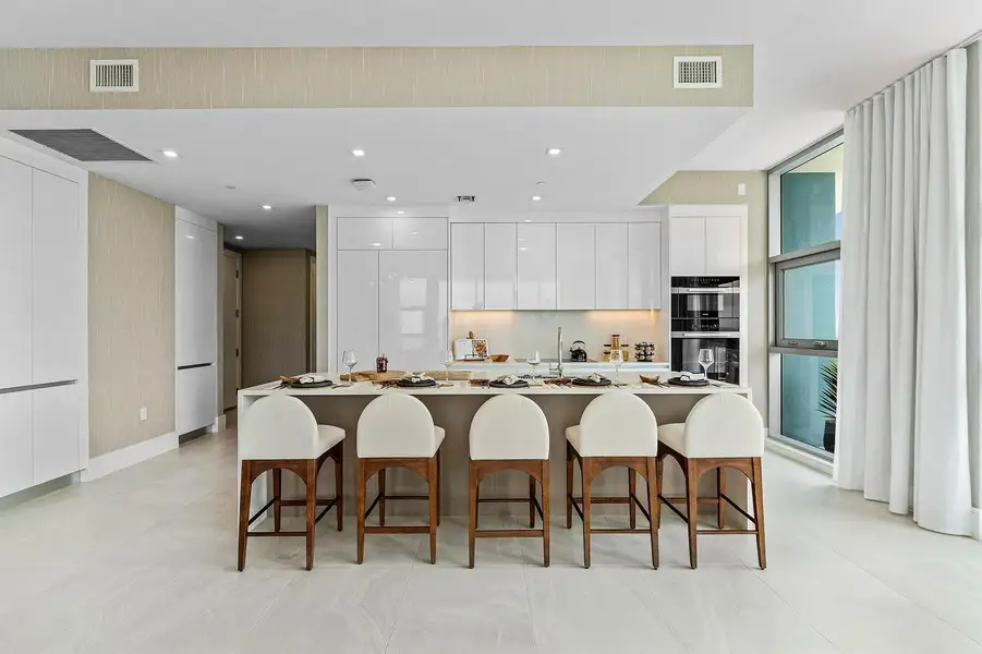007-220LakeShoreDrive-2123-LakePark-FL-3