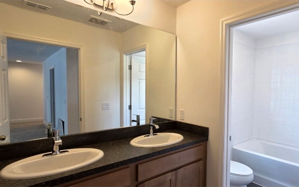 Luxurious Primary Bathroom in Central Florida Home