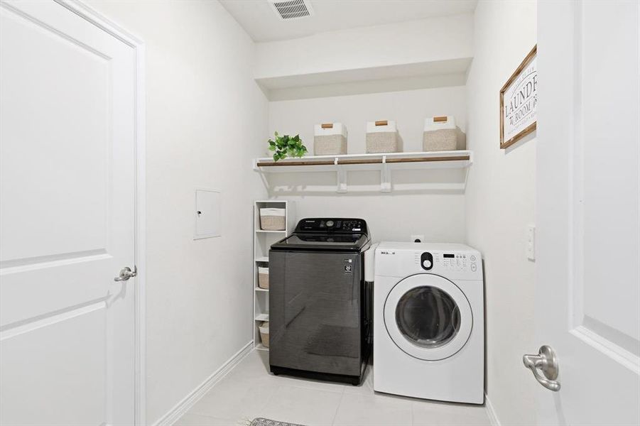 Furnished interior view inside a new home in Spiritas Ranch, Little Elm (Image 26). Furnished interior view inside a new home in Spiritas Ranch, Little Elm (Image 26).