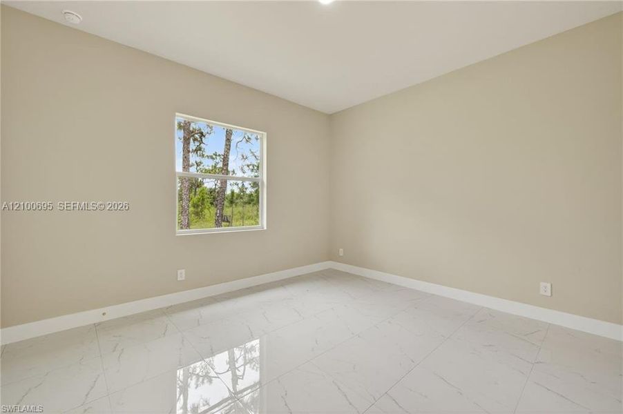 Spacious, unfurnished interior of a new home in , Lehigh Acres (Image 21).