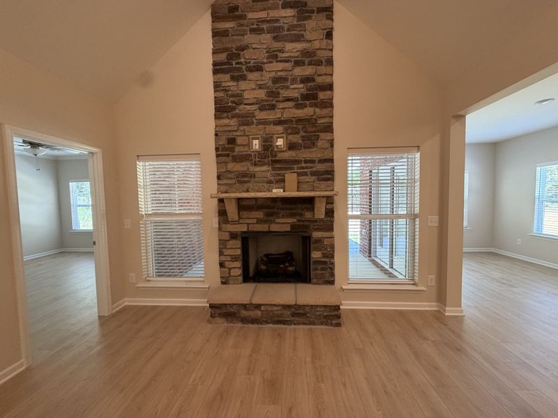 Spacious, unfurnished interior of a new home in Sagewood, Tullahoma (Image 15). Spacious, unfurnished interior of a new home in Sagewood, Tullahoma (Image 15).