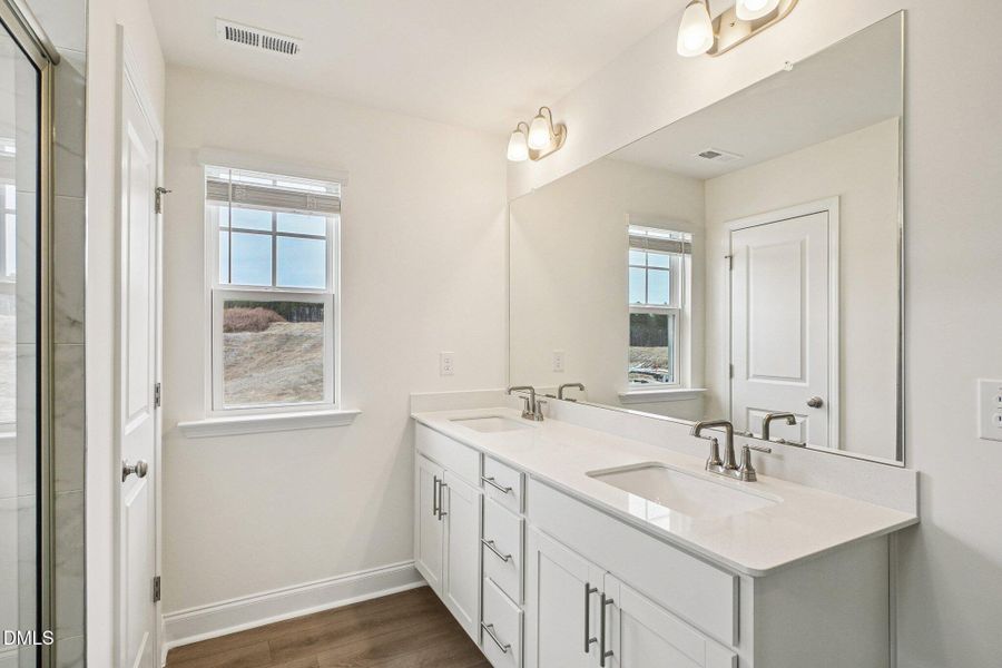 33-web-or-mls-Sugar Pne Dr-S0602-033