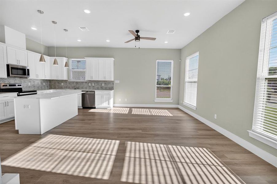Spacious, unfurnished interior of a new home in , Fort Worth (Image 35).