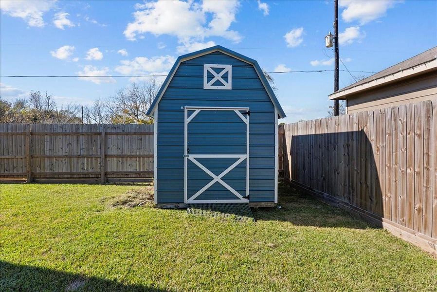 Exterior details and patio area of a home in Mecom Way, Hitchcock (Image 3). Exterior details and patio area of a home in Mecom Way, Hitchcock (Image 3).