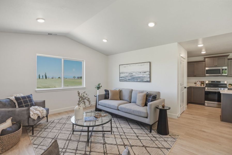 Representative furnished interior of a home built from the McKenzie by MonteVista Homes in Feather Ridge, Redmond (Image 4). Representative furnished interior of a home built from the McKenzie by MonteVista Homes in Feather Ridge, Redmond (Image 4).