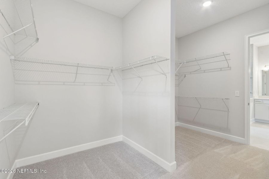 Spacious, unfurnished interior of a new home in Sandy Ridge, Yulee (Image 21).