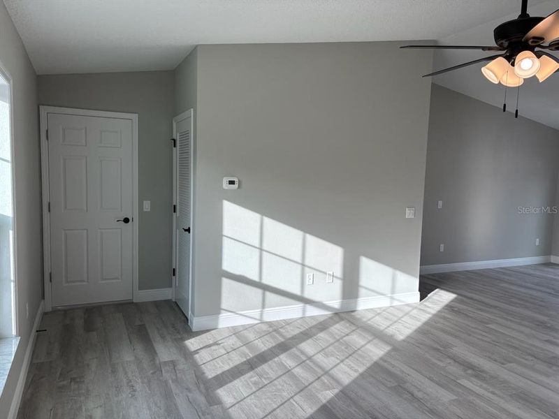 Spacious, unfurnished interior of a new home in , Citrus Springs (Image 25).