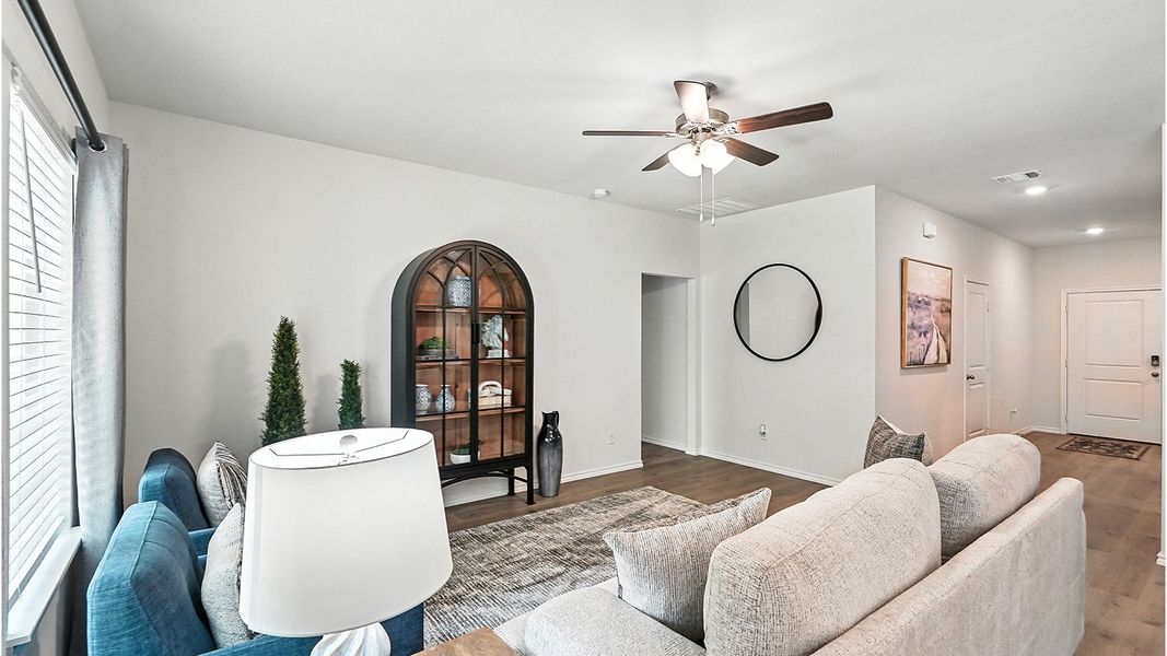 Representative furnished interior of a home built from the Naples by D.R. Horton in The Reserve at Timber Creek, Lindale (Image 21).