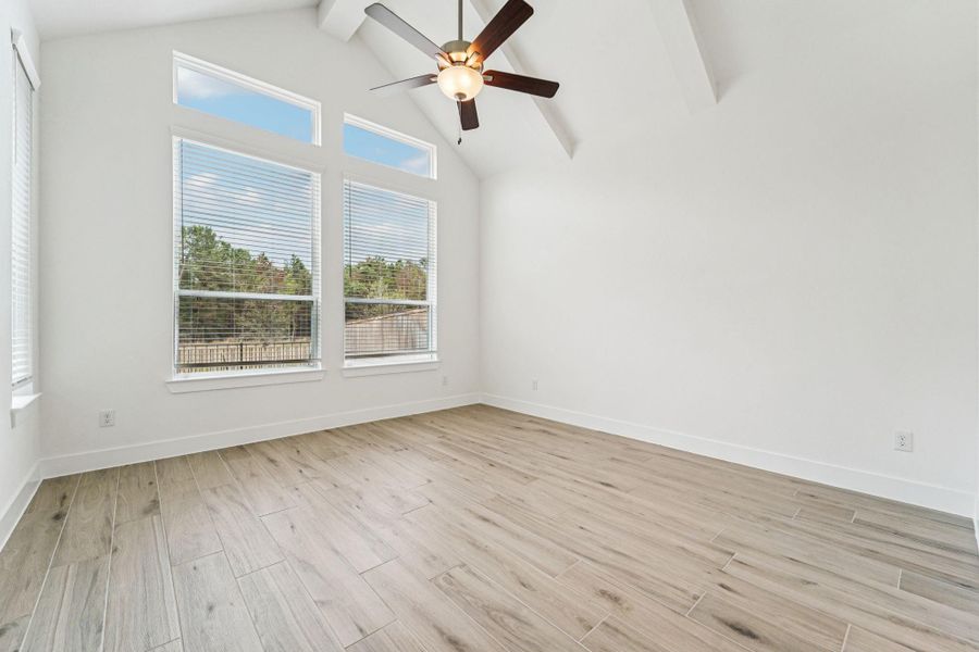 Spacious, unfurnished interior of a new home in Kresston, Montgomery (Image 37).