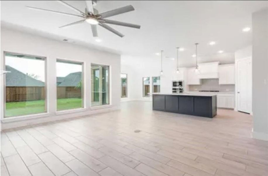 Spacious, unfurnished interior of a new home in , Van Alstyne (Image 6). Spacious, unfurnished interior of a new home in , Van Alstyne (Image 6).