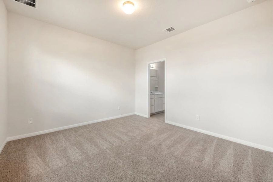 Spacious, unfurnished interior of a new home in Lariat, Liberty Hill (Image 18).