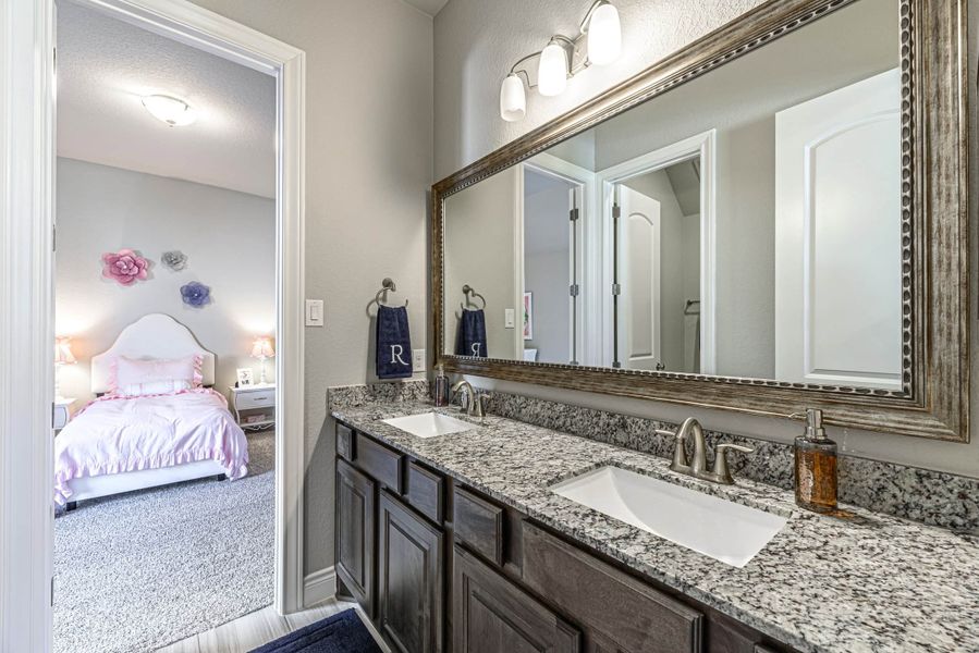 Representative furnished interior of a home built from the 4290 by Ravenna Homes in Artavia 70′, Conroe (Image 32). Representative furnished interior of a home built from the 4290 by Ravenna Homes in Artavia 70′, Conroe (Image 32).