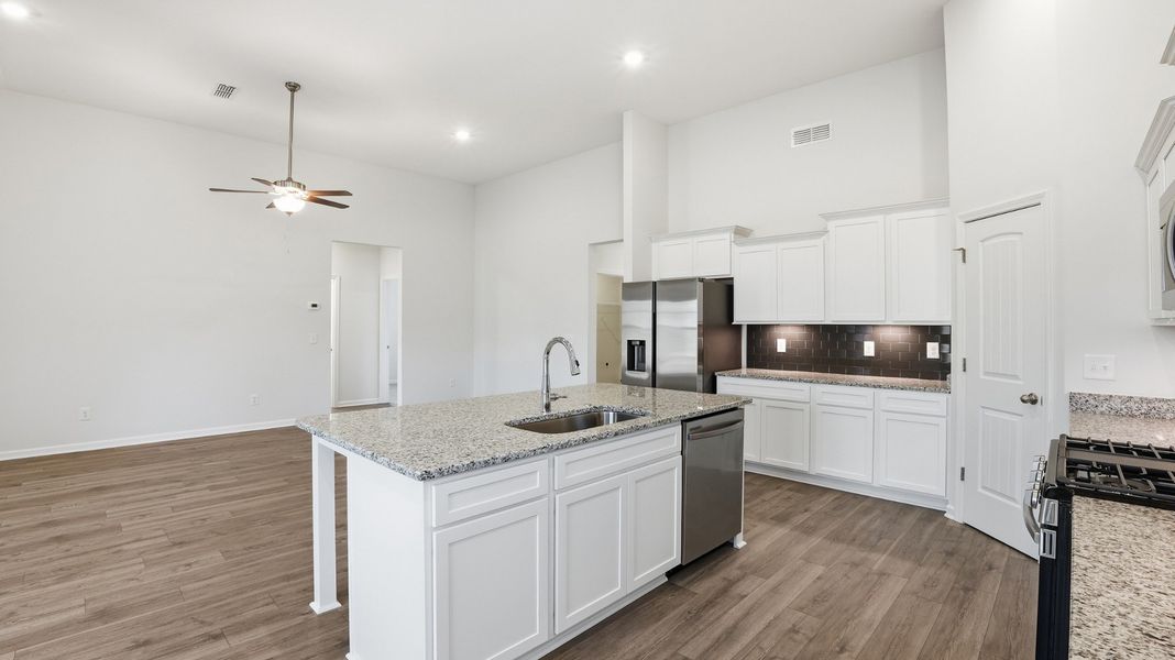 Furnished interior view inside a new home in Sagewood, Tullahoma (Image 10).