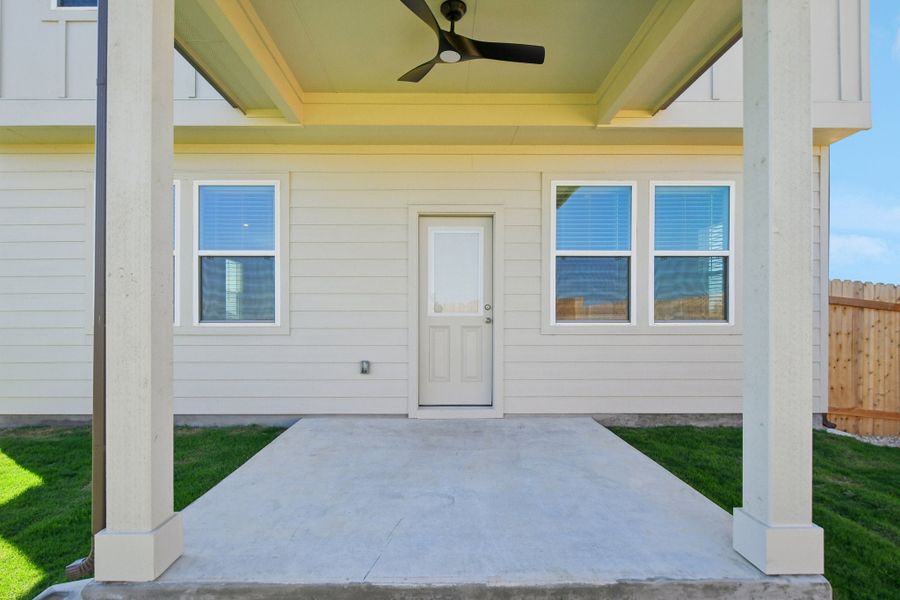 40 web or mls Young St S0704 040