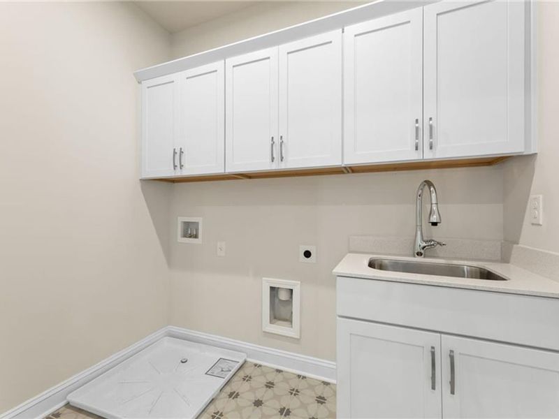 Image 11 of a home in Melody Lakeside Estates.