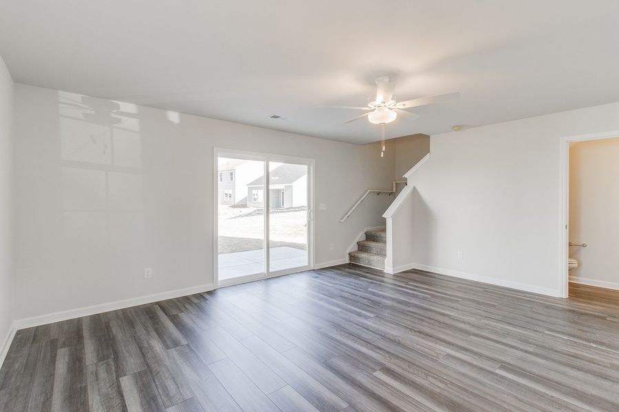 Spacious, unfurnished interior of a new home in Bluefield, Lexington (Image 17).