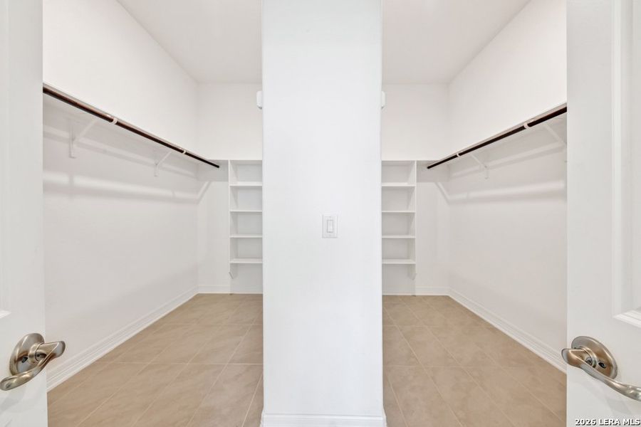 Spacious, unfurnished interior of a new home in El Sonido at Campanas, San Antonio (Image 22).