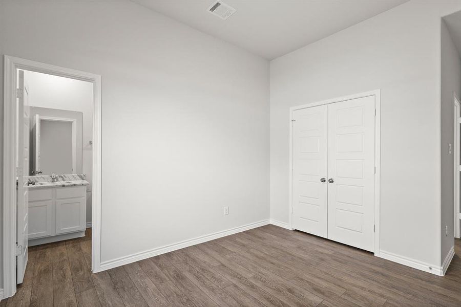 Spacious, unfurnished interior of a new home in Rocky Creek Crossing, Fort Worth (Image 21). Spacious, unfurnished interior of a new home in Rocky Creek Crossing, Fort Worth (Image 21).