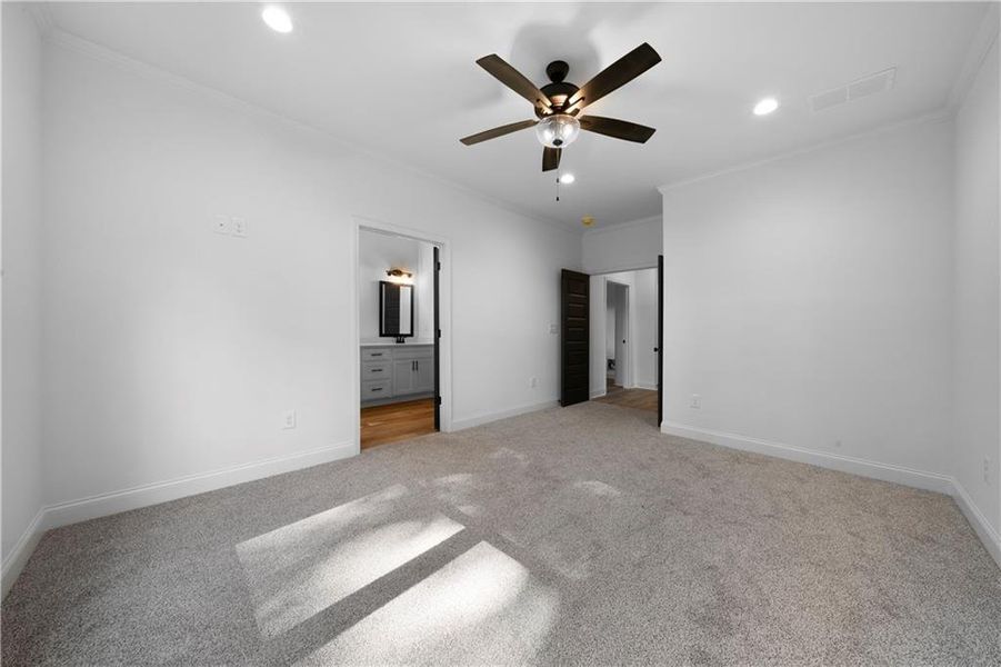 Spacious, unfurnished interior of a new home in , Dallas (Image 13).
