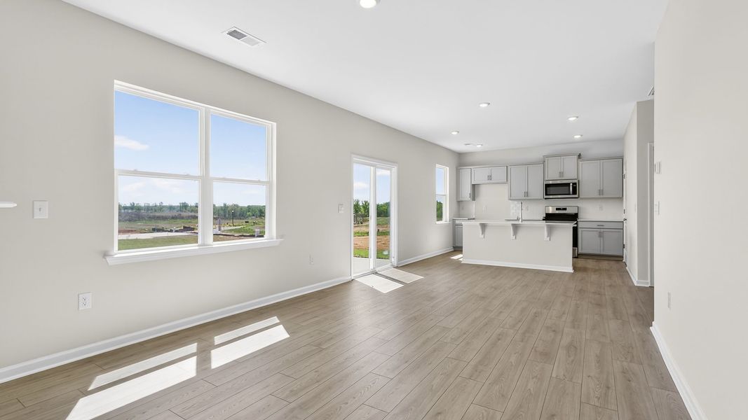 Spacious, unfurnished interior of a new home in Benjamin's Grove, Woodruff (Image 21).