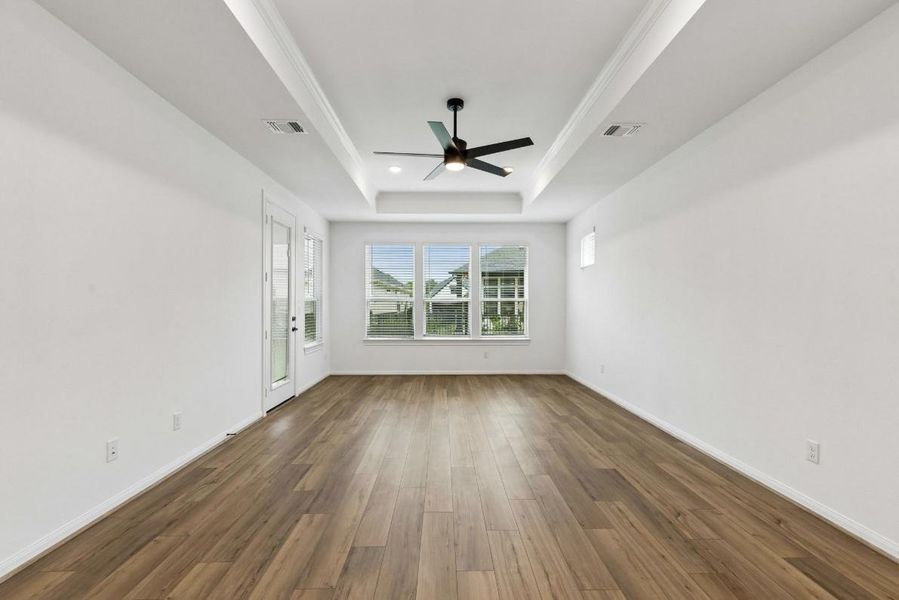 Spacious, unfurnished interior of a new home in Del Webb in Chambers Creek, Willis (Image 27).