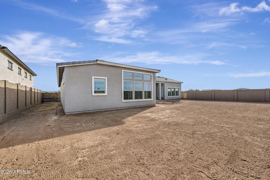 L163-HDR037 L163-HDR037