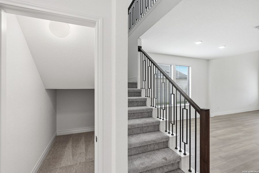 Spacious, unfurnished interior of a new home in Bison Ridge, San Antonio (Image 46). Spacious, unfurnished interior of a new home in Bison Ridge, San Antonio (Image 46).