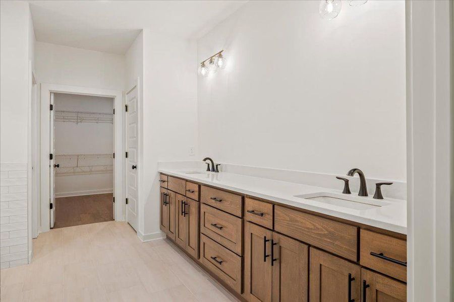 Furnished interior view inside a new home in , Gainesville (Image 9).