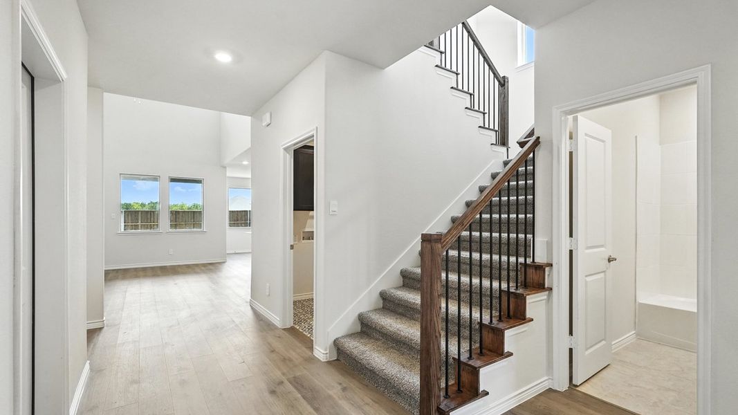 Spacious, unfurnished interior of a new home in Madera, Royse City (Image 17).