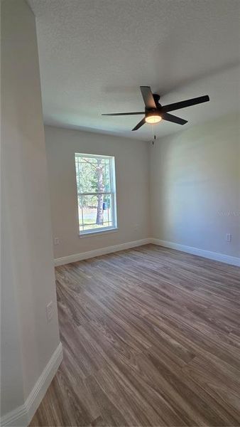 Spacious, unfurnished interior of a new home in , Dunnellon (Image 9).
