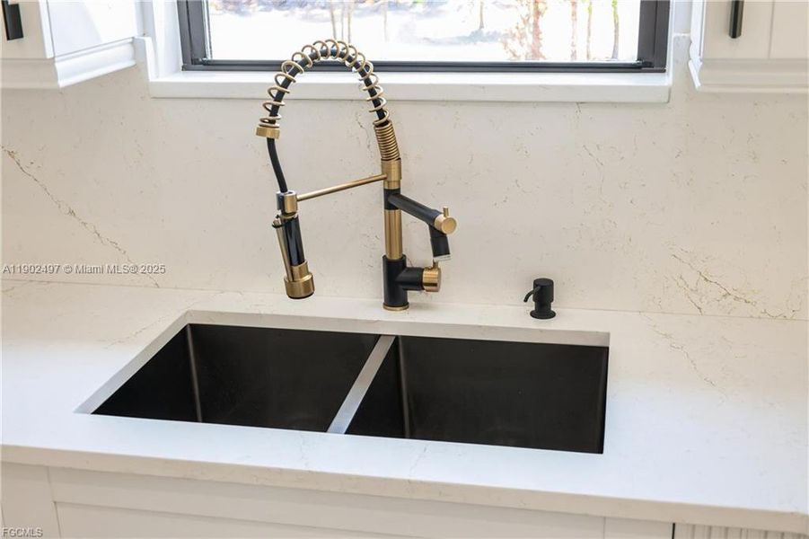 Close-up of interior finishes inside a home in , Lehigh Acres (Image 16). Close-up of interior finishes inside a home in , Lehigh Acres (Image 16).