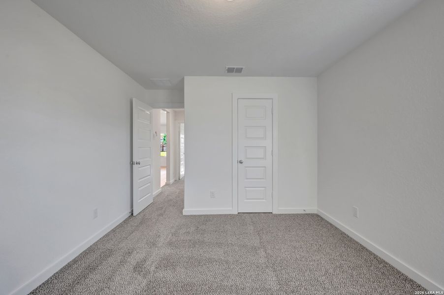 Spacious, unfurnished interior of a new home in Cinco Lakes, San Antonio (Image 26). Spacious, unfurnished interior of a new home in Cinco Lakes, San Antonio (Image 26).