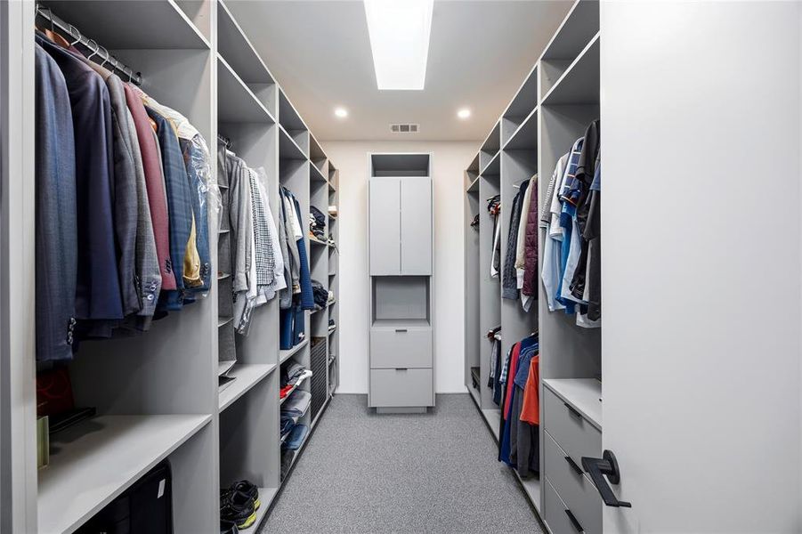 Furnished interior view inside a new home in , Dallas (Image 14).