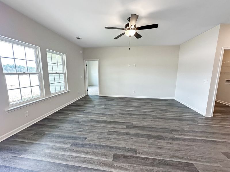 Spacious, unfurnished interior of a new home in Grand Reserve, Hinesville (Image 11).
