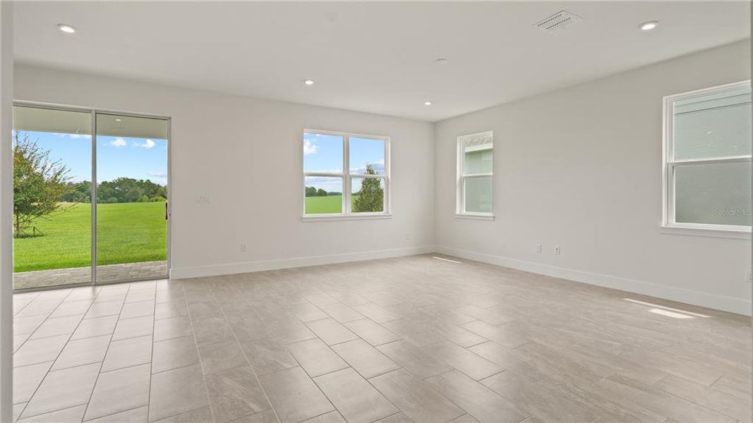 Spacious, unfurnished interior of a new home in Trailside, Mount Dora (Image 29).