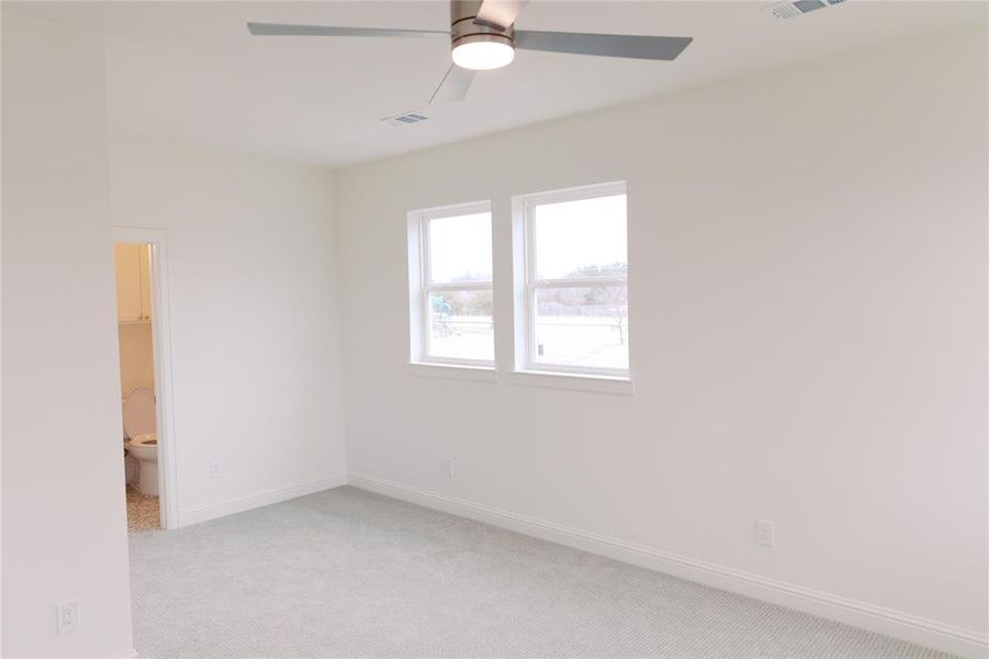 Spacious, unfurnished interior of a new home in , Dallas (Image 16).
