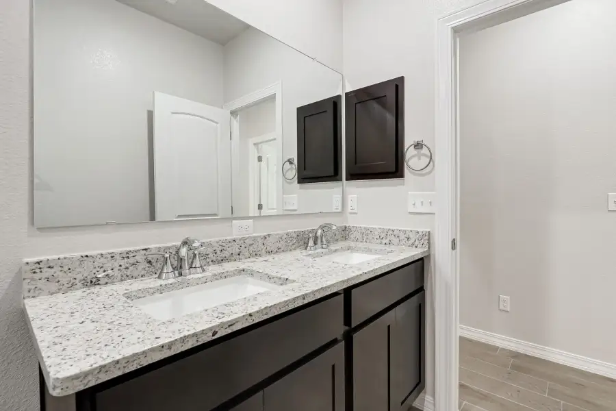 Representative furnished interior of a home built from the Desert Willow by View Homes in Paseo del Este, El Paso (Image 15). Representative furnished interior of a home built from the Desert Willow by View Homes in Paseo del Este, El Paso (Image 15).