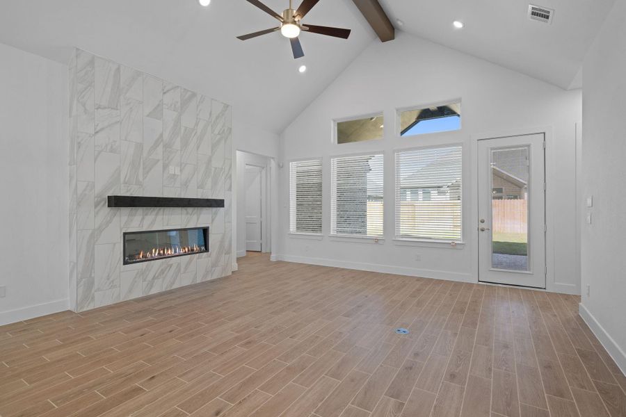 Spacious, unfurnished interior of a new home in Attwater, Waller (Image 17).